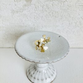【受注生産】Fluttery Leaf Ring | 真鍮