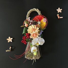 2026年☆お正月飾り★ダリアと胡蝶蘭のしめ縄飾り　しめ飾り　モダンしめ縄　タッセルしめ縄飾り　コチョウラン　つまみ細工　稲穂