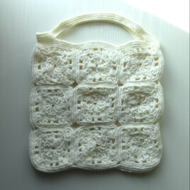 クロシェ編みのニットバッグ