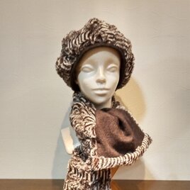 もふもふベレー帽とマフラー