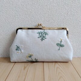 草花刺繍　お薬手帳・通帳ケース・がま口大きめポーチ　17cm口金　亜麻色　547
