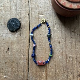 ＊古のブレス。@ベネチアのちぃさな角型アイビーズ＋ジャワシードビーズ＋古いビーズいろいろ＋真鍮の14角形