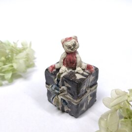 プレゼントとだるま【ちいさな世界】