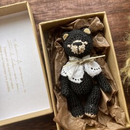 【5ジョイント】手のひらサイズのミニチュア・テディベア ＊ 黒色レース糸のあみぐるみ（6cm）