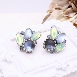 【KRAMER 】オパールガラス × スカイブルー  イヤリング＊Vintage Aurora Glow 1950s–1960s