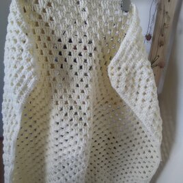 アイボリーカラーのナチュラルなブランケット