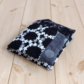 刺繍　パッチワークの携帯ティッシュケース　BOXティッシュから詰替え　ペーパータオルケース　モノトーン　557