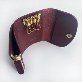 ボルドーのファスナーポケット付きキーケース（ミネルバボックス使用）スマートキー収納可☆名入れ対応☆選べる金具色