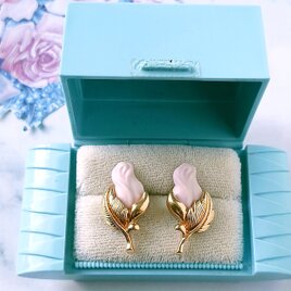 《Avon》 “Genuine Porcelain Rose” エイボン ヴィンテージピアス