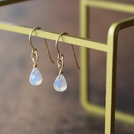 プレシャスオパール＜ドロップ・ミニ＞のピアス（K14GF）※イヤリングに変更可