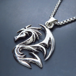 ステンレス鋼 シルバーカラー フライングドラゴン 龍シルエットモチーフネックレス 長さ調整可
