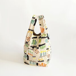 日常に、彩りを。北欧風ピクルス柄のマルシェバッグ｜ライトベージュ