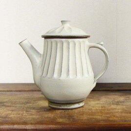 しのぎ手のティーポット（蘭越）