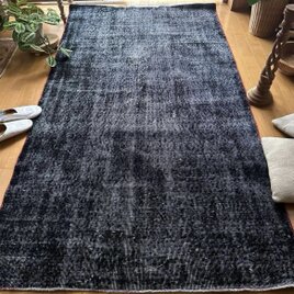 116.5×213.5オーバーダイ　ワンカラー赤ステッチ　トルコヴィンテージラグ