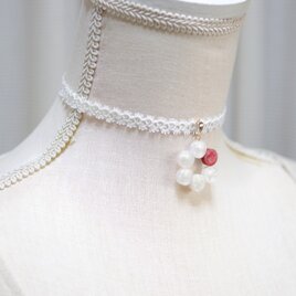 【受注製作】レジンアート　ラウンドモチーフとタティングレースとサテンリボンのチョーカー〈丸を連ねて・椿〉