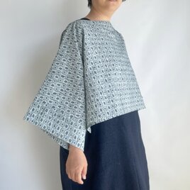 【1点もの】丁字のプルオーバー2way -ウール 着物地 水色に花と幾何学の小紋柄（ヴィンテージ） 2WB452