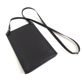 SALE開始～ 《牛革》スマートにスマホを持ち歩こう♪シンプル・スマホショルダー・ポーチ・フラットタイプ・ブラック・074