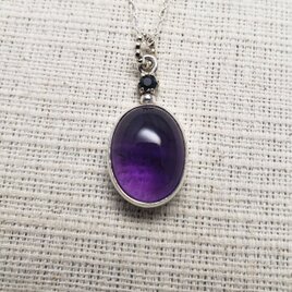 濃い紫のザンビア産アメシストペンダント