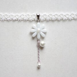 【受注製作】レジンアート　お花とタティングレースとサテンリボンのチョーカー〈雪国〉