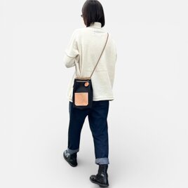 nico：ブラック×ベージュ（撥水加工ナイロン素材×イタリアンレザー巾着バッグ）受注製作