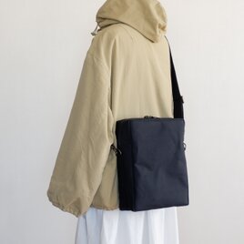 ショルダースクエア タテ 黒 / 6号帆布