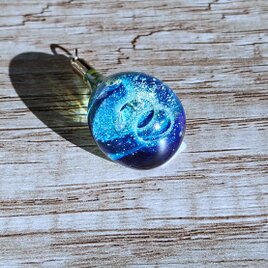 しずく　宇宙　青