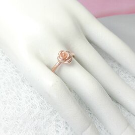 ピンクローズ｛薔薇｝のリング・　シルバー製【主張しすぎない程よいサイズ。】