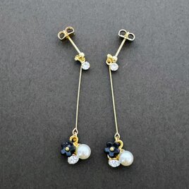 華やかな花モチーフが耳元で輝く♡ゴールドパールブラックフラワーモチーフラインストーンピアス