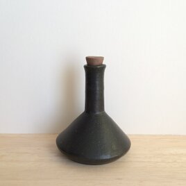 フラスコ型一輪挿し（三角・黒）