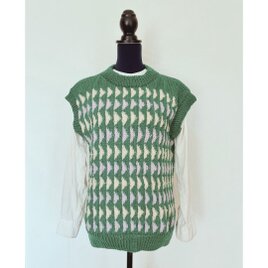 【一点もの】ウール100% 多色使いの幾何学柄 手編みベスト（スリット入り）