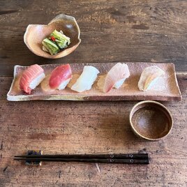 信楽 白荒土 長角皿｜穴窯焼成　連なるぼたもちの景色（A02）