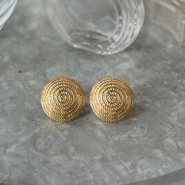 YA224-【 AVON 】エイボン・ヴィンテージイヤリング 1970〜80's Gold Tone Swirl Dome