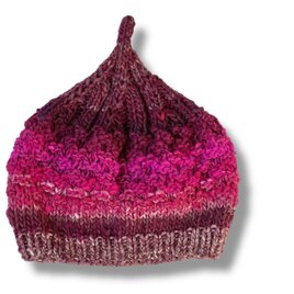 １点限定！　新作2026どんぐりニット帽子　野呂英作毛糸使用　チェリーピンクグラデーション　誕生日ギフト・プチギフト