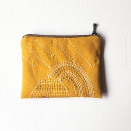 カラシ色の キャンバス生地の刺し子ミニポーチ『雪やこんこ』