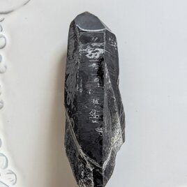 『創造を現実的なカタチへ根付かせるクリスタル✨内モンゴル産モリオンの原石（未研磨、焼きなし）』