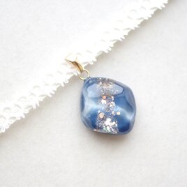 【受注製作】レジンアート　鉱物モチーフとタティングレースとサテンリボンのチョーカー〈胸の潮騒〉