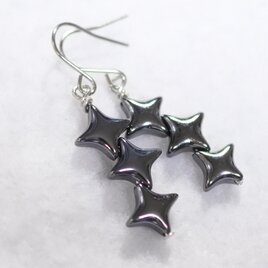 チタンピアス・スリースター・ブラック（ヘマタイト）