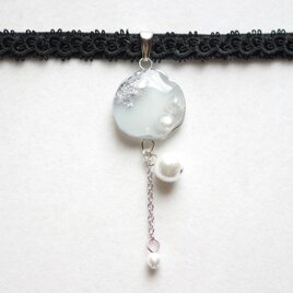 【受注製作】レジンアート　スライスアゲートとタティングレースとベルベットリボンのチョーカー〈みぞれ〉