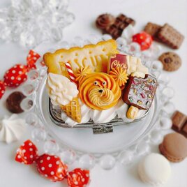 お菓子のピルケース　スイーツデコ　
