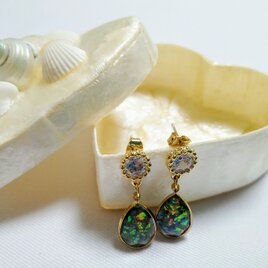 華やかに耳元を彩る♡アヌエヌエレインボーゴールドエレガントピアス