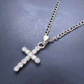 ステンレス シルバーカラー ラインストーンを使ったロザリオのコンパクトなネックレス ワンポイント 長さ変更可