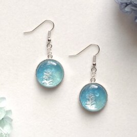 レジンアート　ラウンドピアス〈蒼穹の果て〉