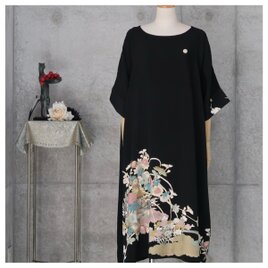 黒留からのワンピース　 ゆったり目　 ドロップショルダー　着物リメイク