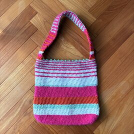 ピンクオレンジホワイトグリーンが鮮やかなボーダートートバッグ