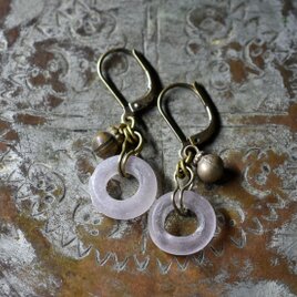 淡いパープルドゴンドーナツと民族鈴のピアス