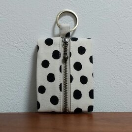 イヤホン入れ　４