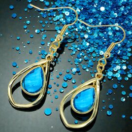 Teardrop のピアス　skyblue　ゴールド金具　イヤリング変更可能