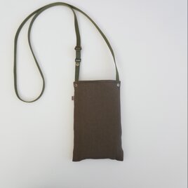 シンプル　スマホポシェット　カーキ