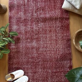 89×189こっくりと深みある赤　ワンカラーラグ　トルコヴィンテージラグ