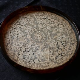 クロッシェレース　ガラスのドレッシングトレイ　フランスアンティーク　アンティークのある暮らし